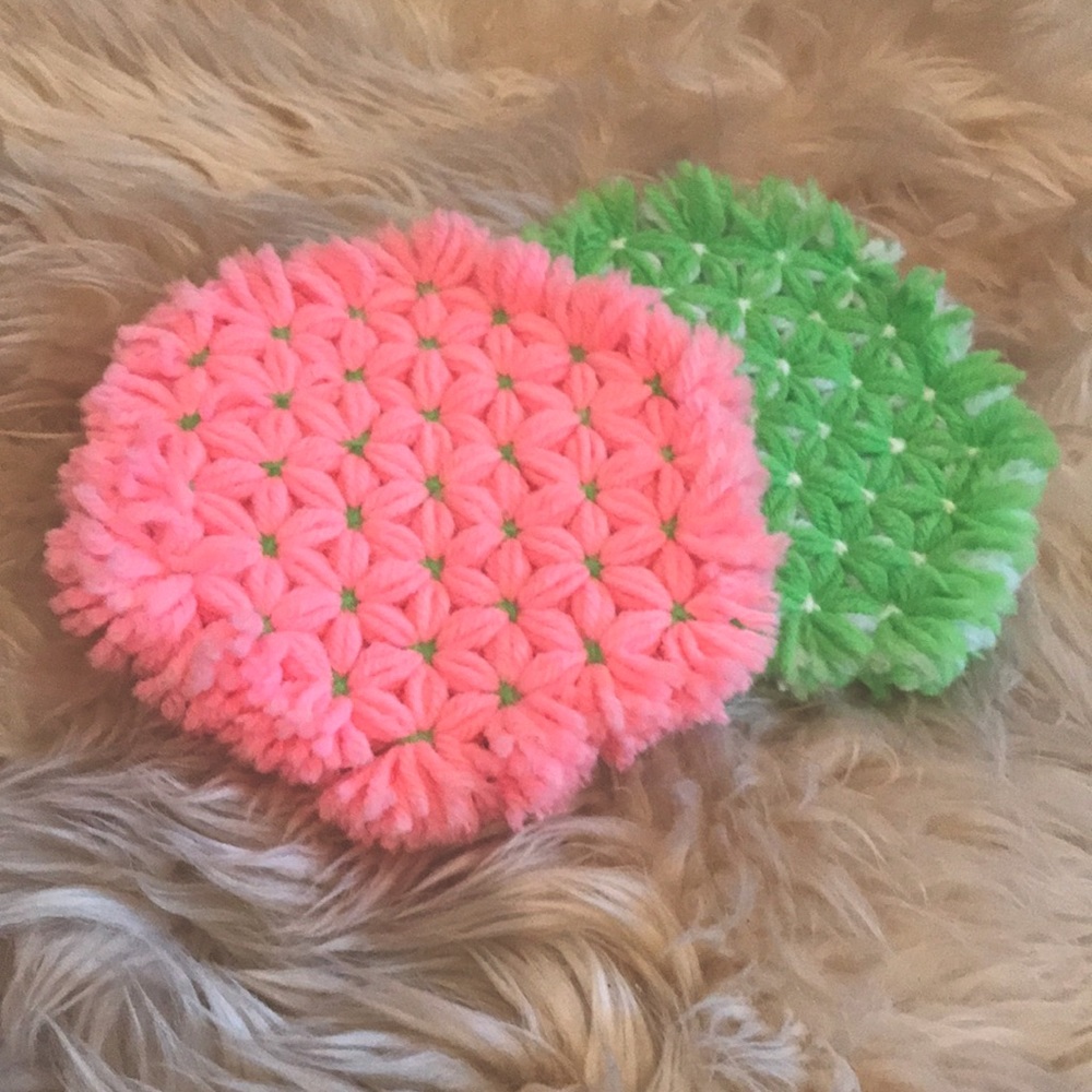 Vintage Handmade Potholders 💚💗 Set of 2